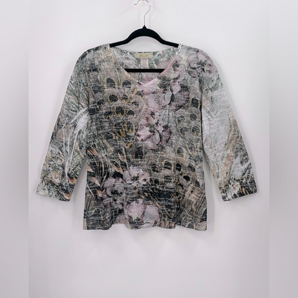 JESS & JANE Peacock Feather and Floral Top - Picture 1 of 4